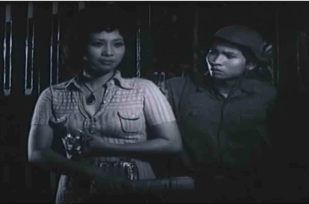Hai diễn viên Phương Thanh và Vũ Đình Thân trong phim "Câu lạc bộ không tên."