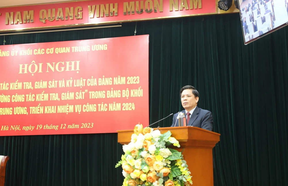 Ông Nguyễn Văn Thể phát biểu tại Hội nghị. (Ảnh: Tạp chí Xây dựng Đảng)