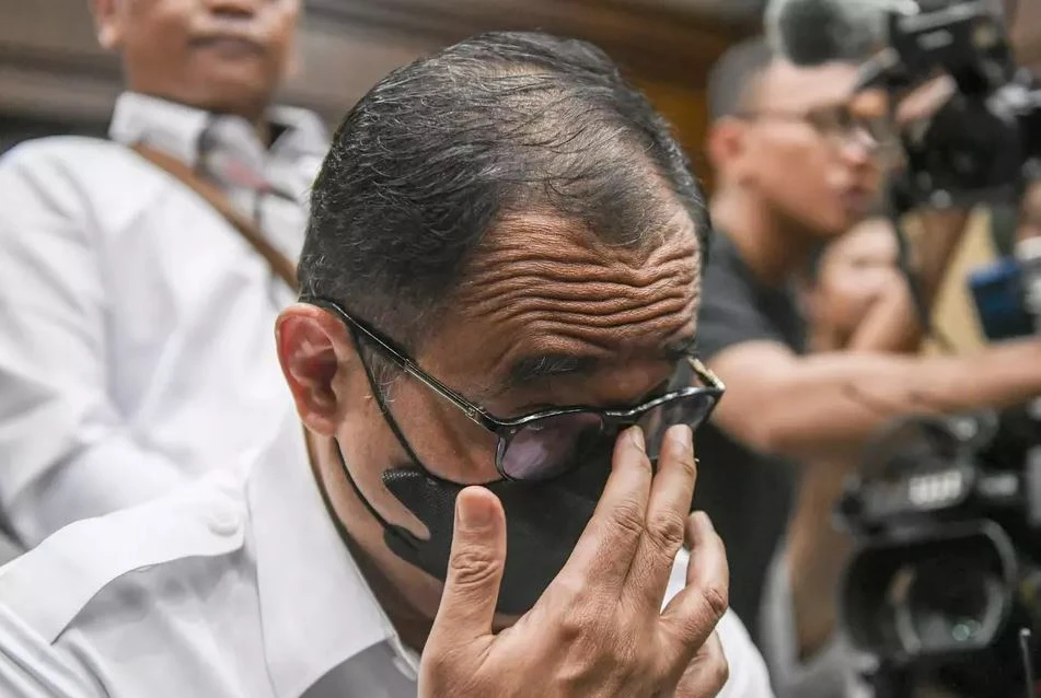 Cựu quan chức thuế Rafael Alun Trisambodo tham dự phiên tòa xét xử tội tham nhũng tại Tòa án quận trung tâm Jakarta, ngày 8/1/2024. (Ảnh Antara)