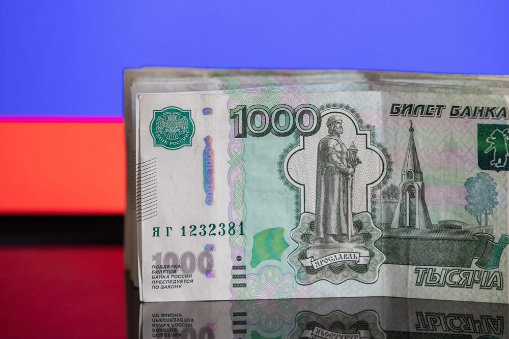 Đồng ruble của Nga tại Moskva. (Ảnh: THX/TTXVN)