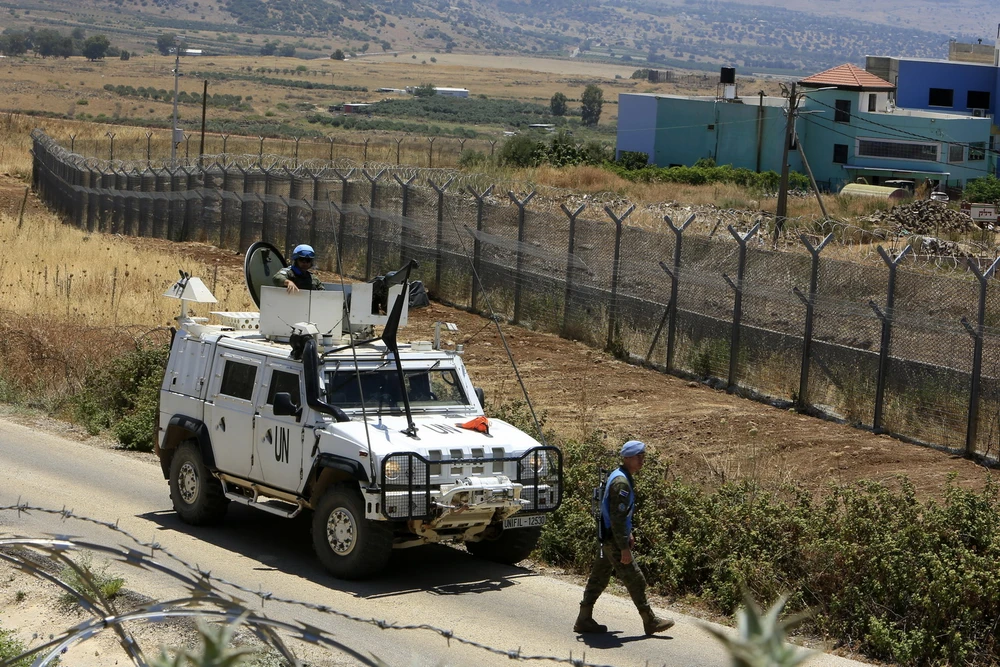 Lực lượng gìn giữ hòa bình của Liên hợp quốc tại Liban (UNIFIL) tuần tra tại khu vực biên giới Liban-Israel, ngày 12/7/2023. (Ảnh: THX/TTXVN)