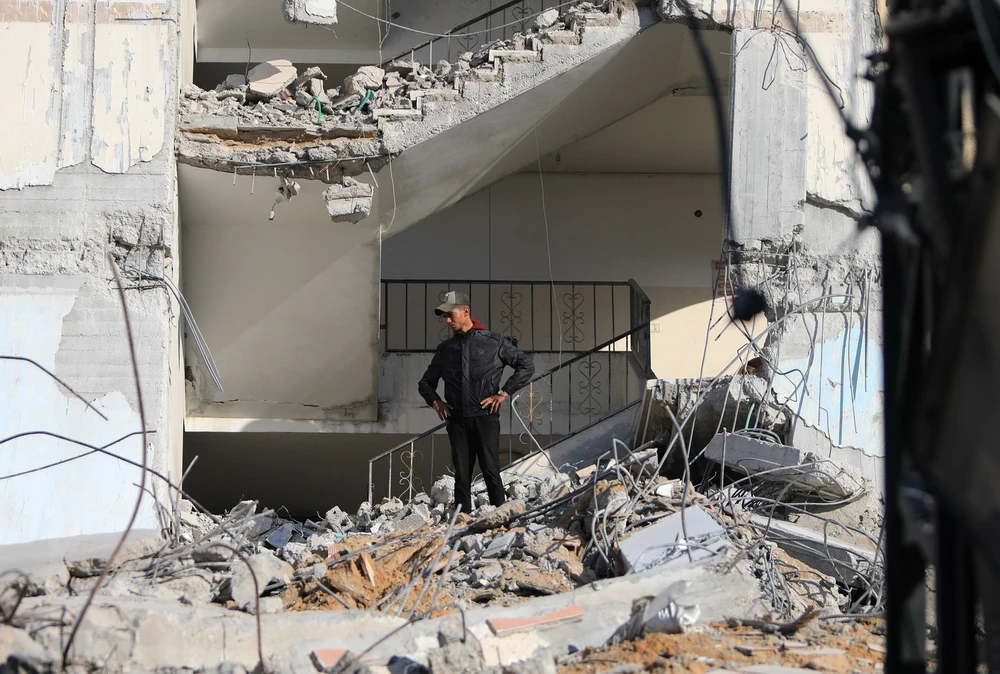 Một tòa nhà bị phá hủy sau cuộc không kích của Israel xuống thành phố Rafah, Dải Gaza ngày 9/3/2024. (Ảnh: THX/TTXVN)
