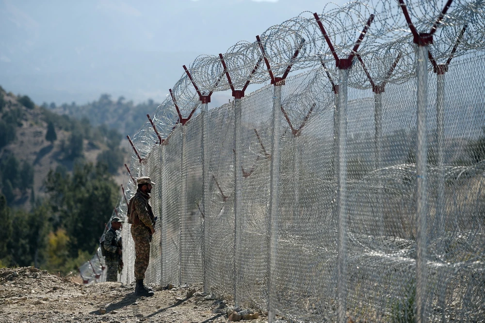 Binh sỹ Pakistan gác tại biên giới với Afghanistan. (Ảnh: AFP/TTXVN)