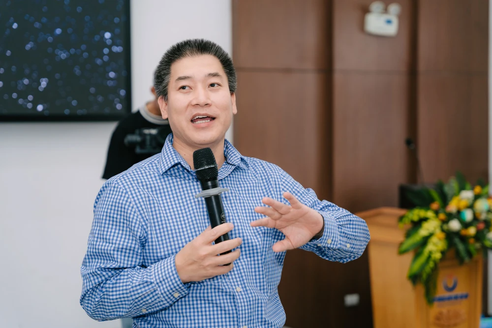 Tiến sỹ Đồng Xuân Đảm, Giám đốc điều hành Chương trình UWE Bristol, Phenikaa Campus, nguyên Viện trưởng Viện Đào tạo Quốc tế-Đại học Kinh tế Quốc dân (2016-2021).