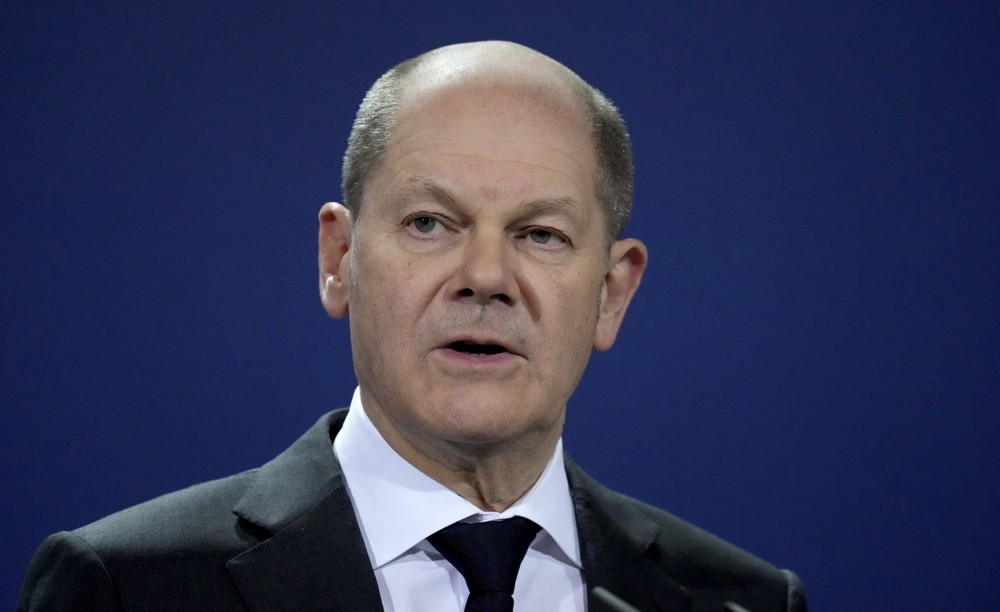 Thủ tướng Đức Olaf Scholz trong cuộc họp báo tại Berlin. (Ảnh: AFP/TTXVN)