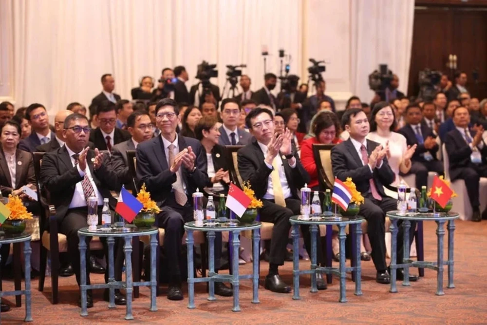 Đại biểu các nước ASEAN dự AMMSTI-20. (Nguồn: freshnewsasia)