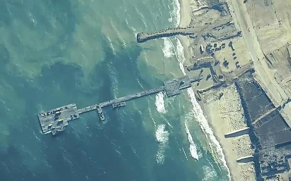 Bến tàu Trident do Mỹ xây dựng trên bờ biển Dải Gaza ngày 16/5. (Nguồn: AP)