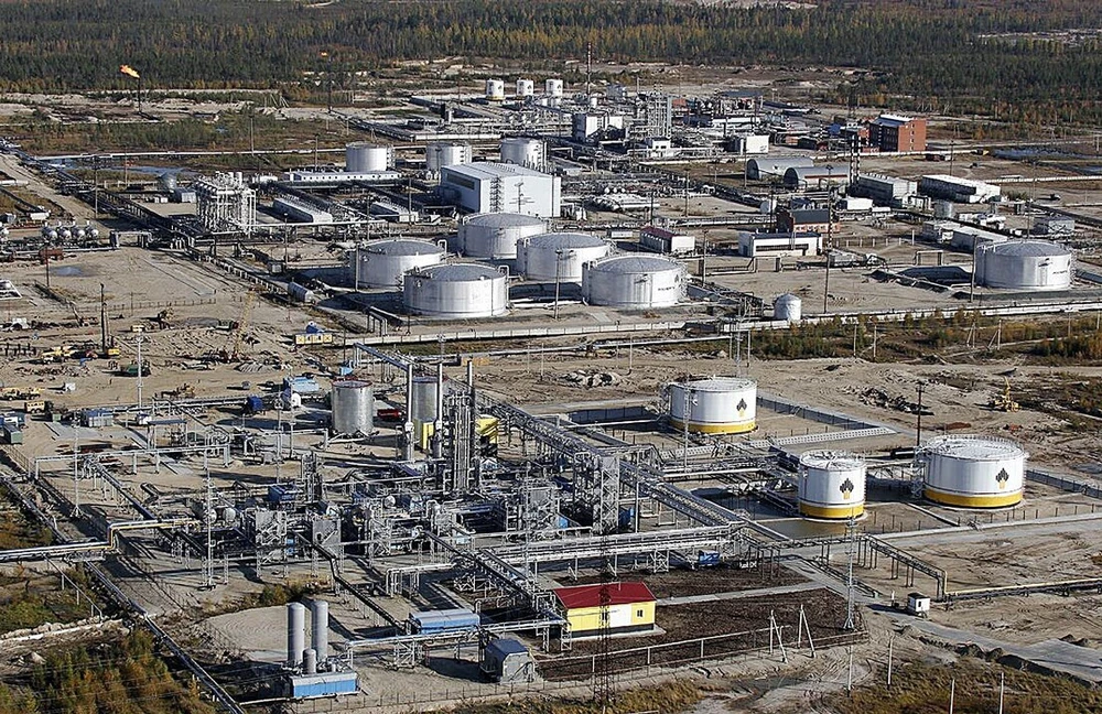 Nhà máy lọc dầu của Nga ở thị trấn Gubkinsky, Tây Siberia. (Ảnh: AFP/TTXVN)