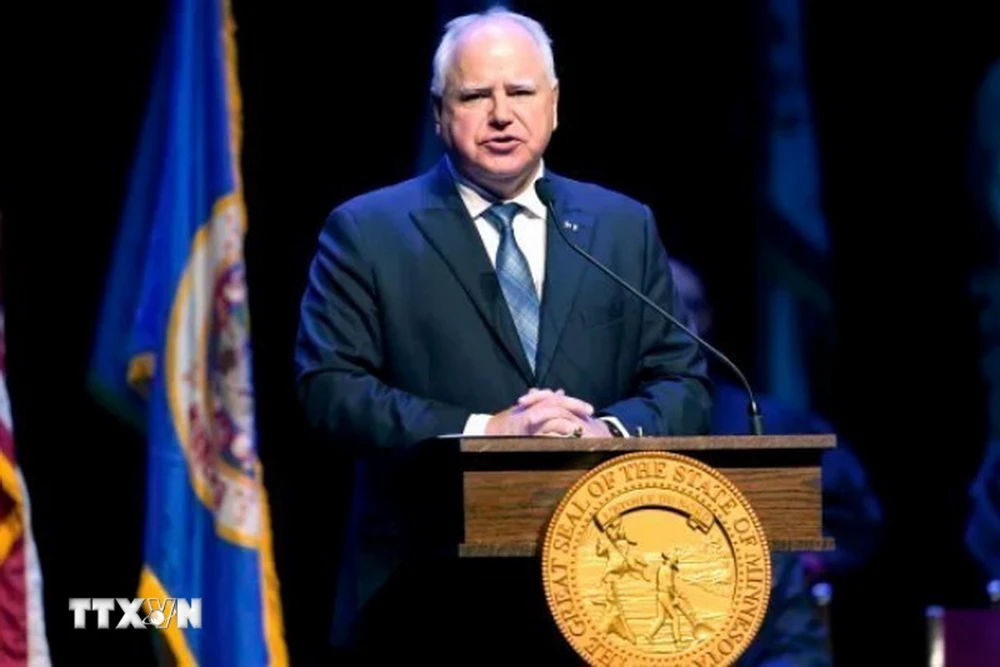 Thống đốc bang Minnesota Tim Walz. (Ảnh: AP/TTXVN)