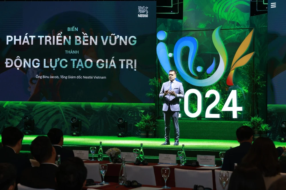 Ông Binu Jacob, Tổng giám đốc Nestlé Việt Nam chia sẻ về phát triển bền vững tại Diễn đàn Doanh nghiệp Phát triển bền vững Việt Nam (VCSF) 2024.