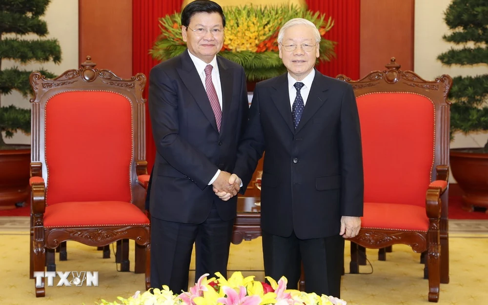 Tổng Bí thư, Chủ tịch nước Nguyễn Phú Trọng tiếp Thủ tướng Lào Thongloun Sisoulith. (Ảnh: Trí Dũng/ TTXVN) 