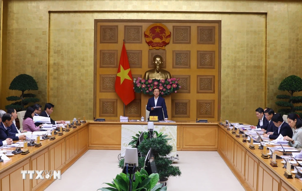 Phó Thủ tướng Trần Hồng Hà chủ trì phiên họp. (Ảnh: Văn Điệp/TTXVN) 
