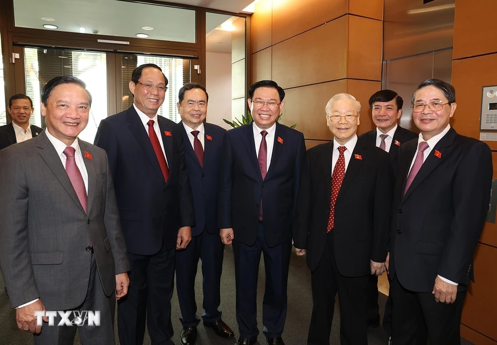 Tổng Bí thư Nguyễn Phú Trọng với các lãnh đạo Đảng, Nhà nước. (Ảnh: Trí Dũn/TTXVN) 