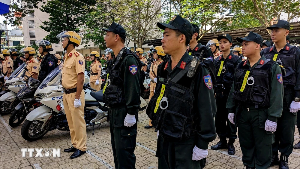 Công an Thành phố Hồ Chí Minh ra quân tấn công tội phạm. (Ảnh: Thành Chung/TTXVN)