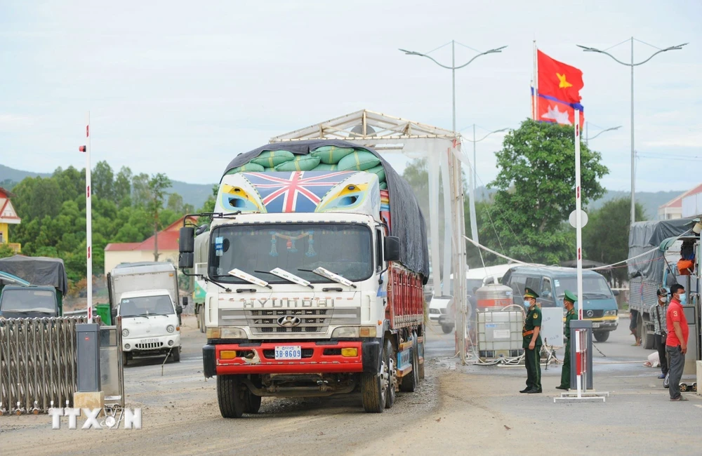 Kết cấu hạ tầng thương mại biên giới tại Cửa khẩu Quốc tế Tịnh Biên chưa phát huy được tiềm năng, lợi thế. (Ảnh: Công Mạo/TTXVN)