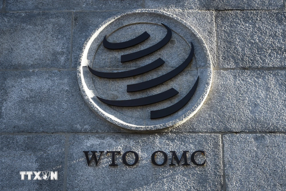 Biểu tượng của Tổ chức Thương mại thế giới (WTO) tại trụ sở ở Geneva, Thuỵ Sĩ. (Ảnh: AFP/TTXVN) 