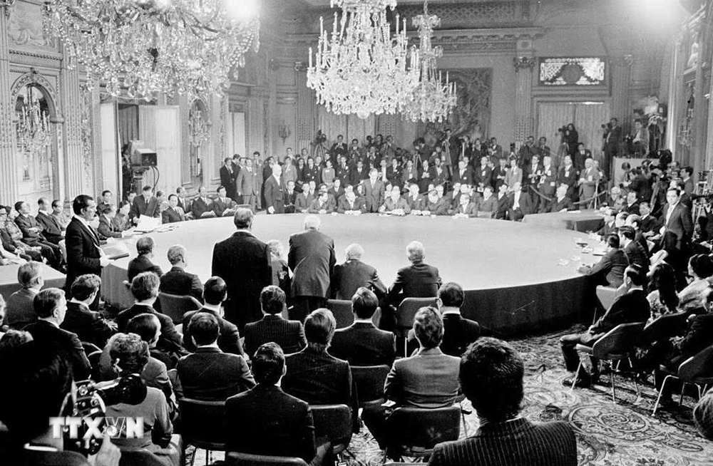 Quang cảnh lễ ký Hiệp định Paris, ngày 27/1/1973, tại Trung tâm các Hội nghị quốc tế ở thủ đô Paris (Pháp). (Ảnh: Văn Lượng/TTXVN)