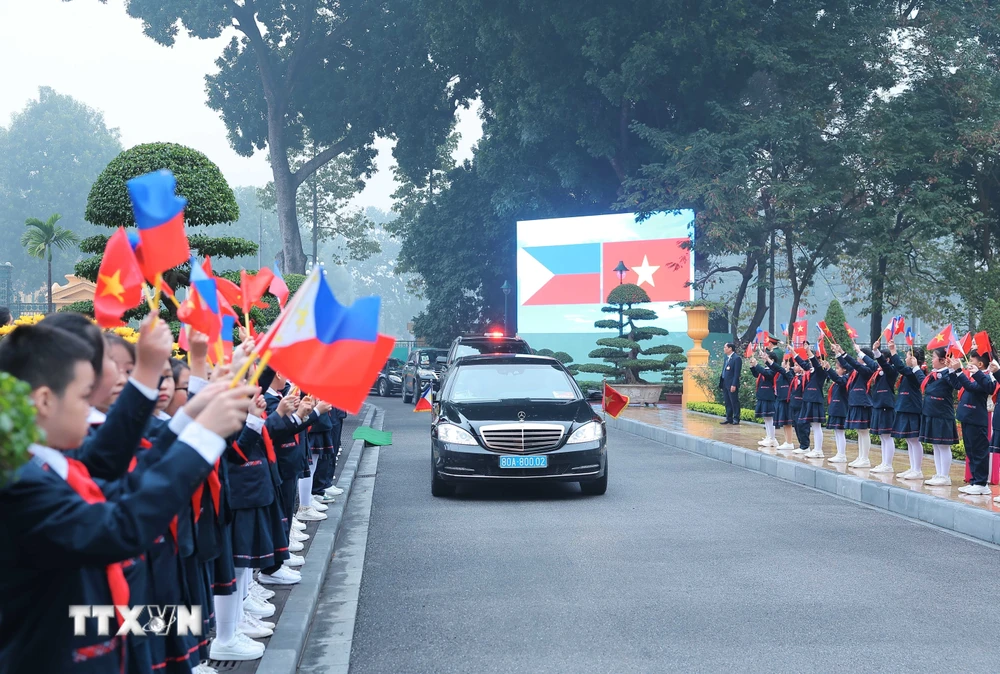 Chủ tịch nước Võ Văn Thưởng chủ trì Lễ đón chính thức Tổng thống Philippines- Ảnh 1.