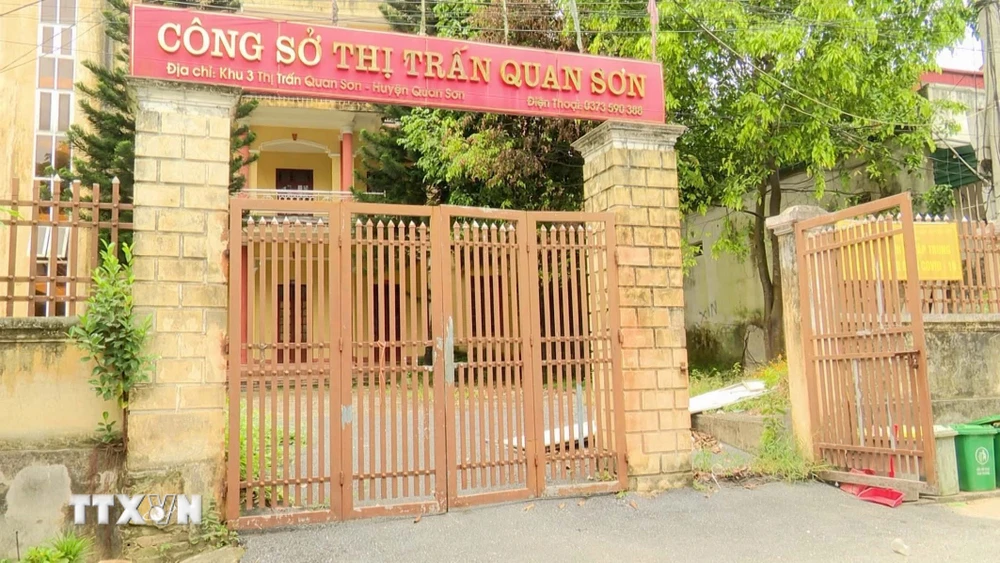 Công sở thị trấn Sơn Lư, huyện biên giới Quan Sơn, tỉnh Thanh Hóa thuộc diện dôi dư sau sáp nhập, bị bỏ hoang. (Ảnh: TTXVN phát)