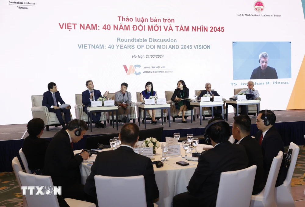 Quang cảnh hội thảo Việt Nam: 40 năm Đổi mới và tầm nhìn 2045. (Ảnh: Văn Điệp/TTXVN)