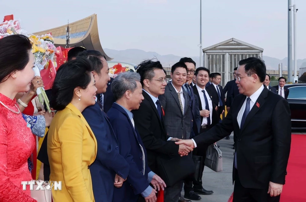 Chủ tịch Quốc hội kết thúc tốt đẹp chuyến thăm chính thức Trung Quốc- Ảnh 2.