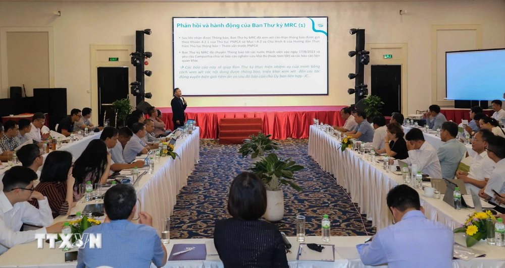 Quang cảnh Hội nghị tham vấn về dự án Kênh Funan-Techo của Campuchia và thực hiện thủ tục tham vấn sử dụng nước của Ủy hội sông Mê Kông quốc tế tại Cần Thơ. (Ảnh: Thanh Liêm/TTXVN)