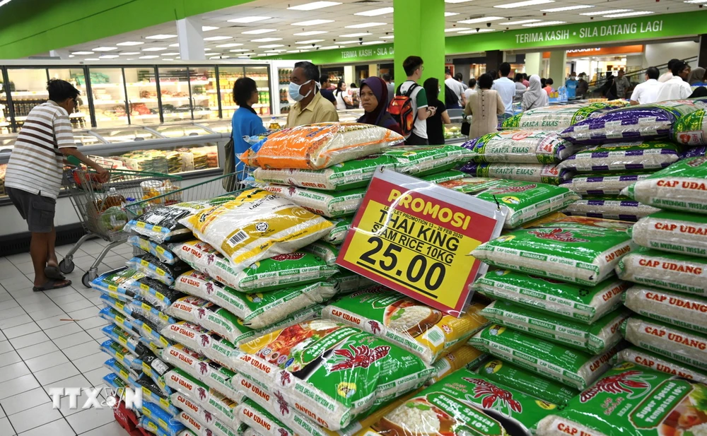 Gạo được bày bán tại siêu thị ở Penang, Malaysia. (Ảnh: AFP/TTXVN(