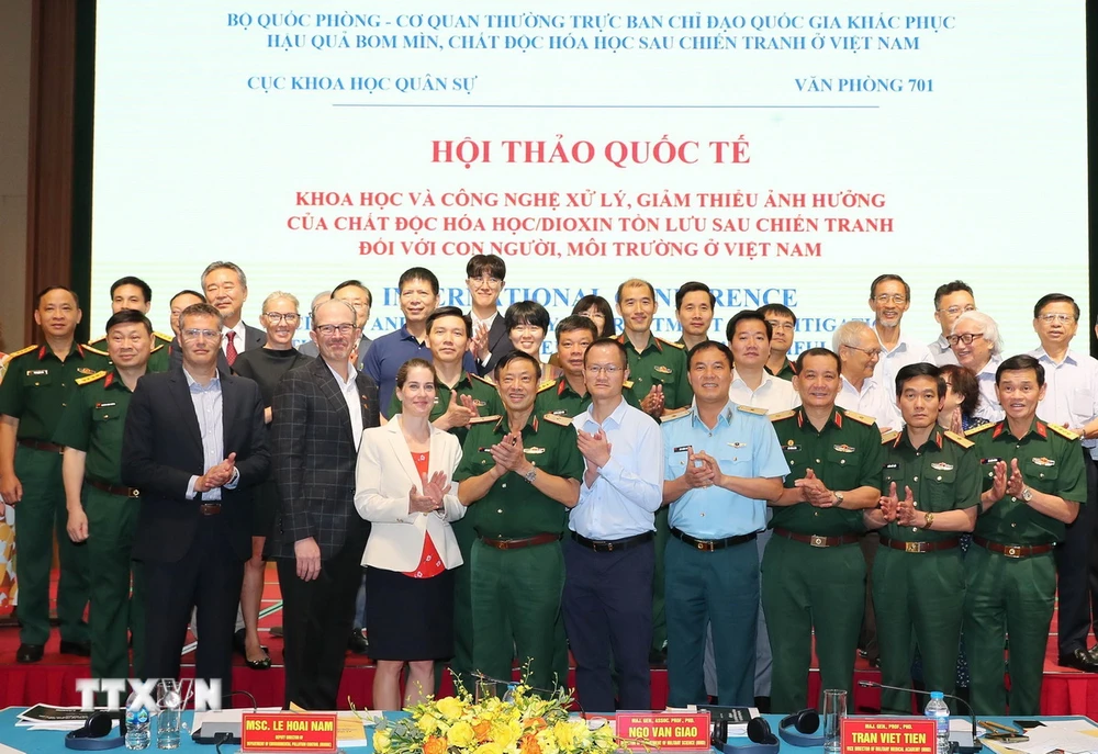 Các đại biểu quốc tế tham dự Hội thảo quốc tế về giảm thiểu ảnh hưởng của chất độc hóa học/dioxin ở Việt Nam. (Ảnh: Trọng Đức/ TTXVN)