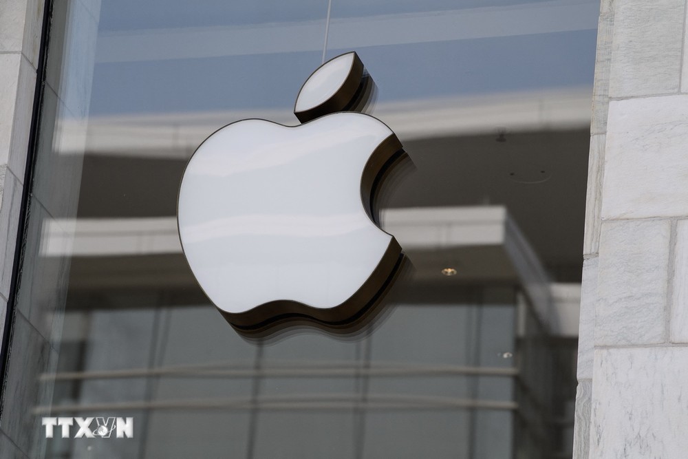 Biểu tượng Apple tại một cửa hàng ở Washington, DC, Mỹ. (Nguồn: AFP/TTXVN)