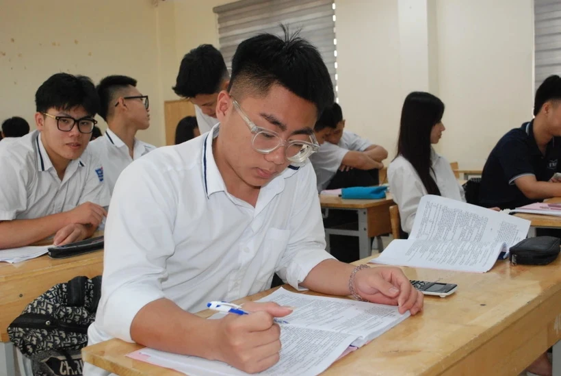 Thí sinh ôn thi tốt nghiệp trung học phổ thông. (Ảnh: PV/Vietnam+)