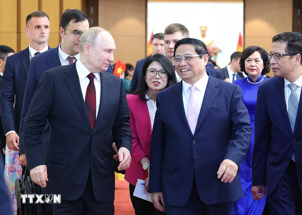 Thủ tướng Phạm Minh Ch&iacute;nh hội kiến Tổng thống Li&ecirc;n bang Nga Vladimir Putin. Ảnh: Dương Giang/TTXVN