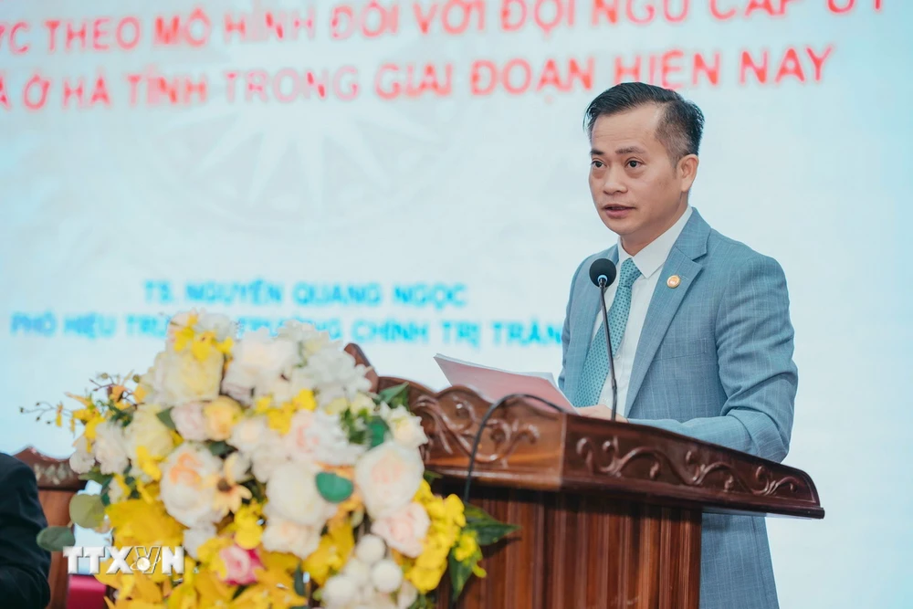 Tiến sỹ Nguyễn Quang Ngọc, Phó Hiệu trưởng Trường Chính trị Trần Phú Hà Tĩnh cho rằng Quy định 144 rất cần thiết trong việc tu dưỡng và rèn luyện đối với mỗi cán bộ, Đảng viên hiện nay. (Ảnh: TTXVN phát)