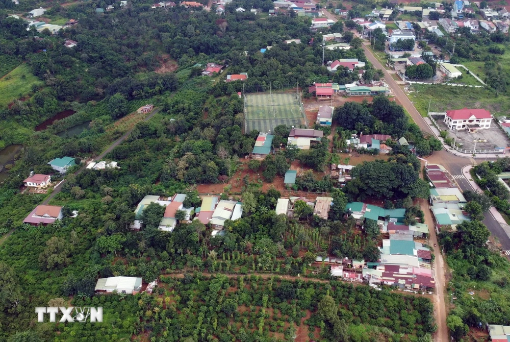 Nhiều dự án chậm triển khai khiến người dân trong vùng quy hoạch điêu đứng vì hầu hết các quyền liên quan tới sử dụng đất đều bị “treo”. (Ảnh: Ngọc Minh/TTXVN)