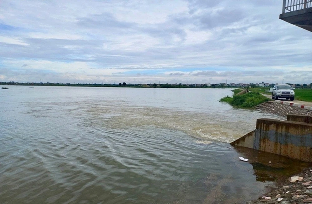 Lũ trên sông Bùi đang lên nhanh. (Nguồn: Báo Nông Nghiệp)