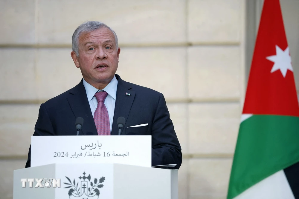 Quốc vương Jordan Abdullah II phát biểu họp báo ở Paris, Pháp ngày 16/2/2024. (Ảnh: AFP/TTXVN)