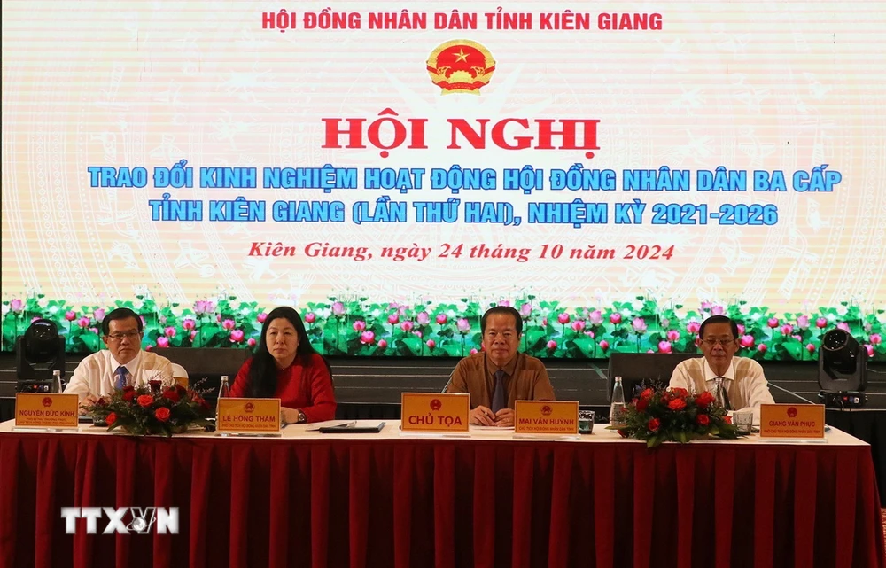 Đoàn Chủ tọa hội nghị. (Ảnh: Lê Huy Hải/TTXVN)