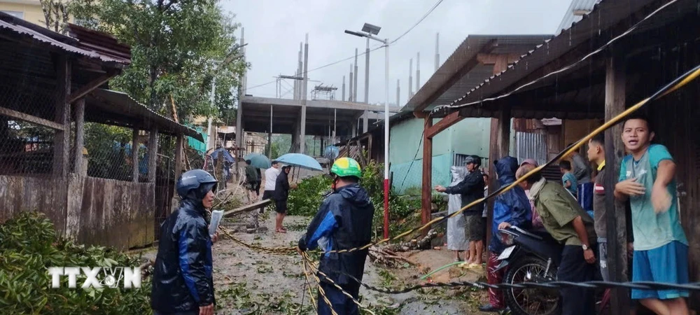 Hàng chục hộ dân ở những nơi nguy hiểm huyện Phước Sơn đã được di chuyển đến ở xen ghép tại nhà của người thân. (Ảnh: Đoàn Hữu Trung/- TTXVN)