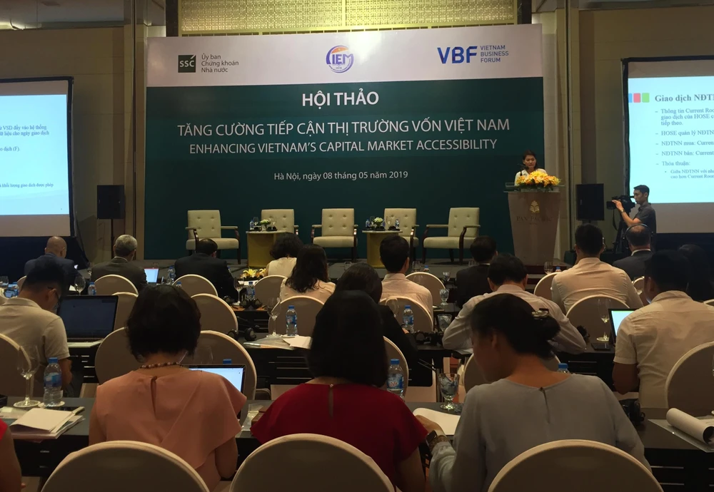 Hội thảo “Tăng cường việc tiếp cận thị trường vốn Việt Nam,” ngày 8/5. (Ảnh: PV/Vietnam+)