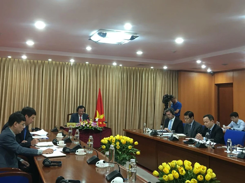 Hội nghị trực tuyến giữa các Bộ trưởng Y tế và Tài chính thường niên của ADB, ngày 17/9. (Ảnh: Vietnam+)