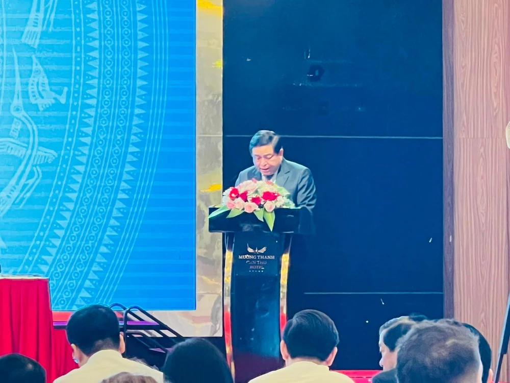 Bộ trưởng Bộ Kế hoạch và Đầu tư Nguyễn Chí Dũng phát biểu tại tại Hội nghị công bố quy hoạch và xúc tiến đầu tư vùng đồng bằng sông Cửu Long thời kỳ 2021-2030, ngày 21/6. (Ảnh: Vietnam+) 