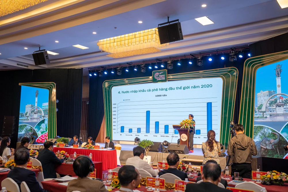 Hội thảo “Xây dựng chuỗi ngành hàng càphê Việt Nam chất lượng cao gắn với tăng trưởng xanh và phát triển bền vững,” ngày 12/3. (Ảnh: Vietnam+)
