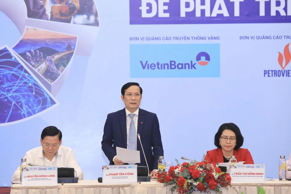 Chủ tịch Liên đoàn Thương mại và Công nghiệp Việt Nam Phạm Tấn Công phát biểu. (Ảnh: CTV/Vietnam+)
