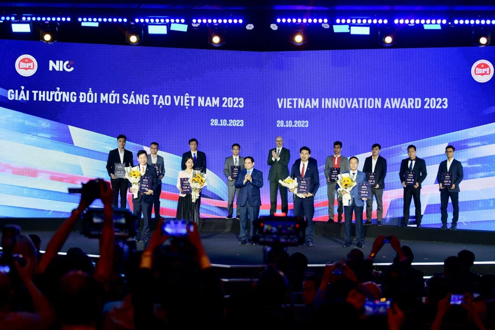 Top 4 giải pháp xuất sắc nhất tham gia Chương trình Thách thức Đổi mới sáng tạo Việt Nam 2023. (Ảnh: Minh Sơn/Vietnam+)