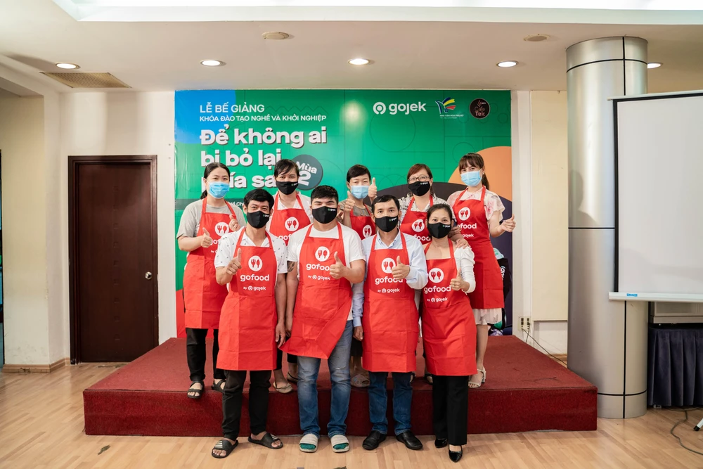Chương trình “Để không ai bị bỏ lại phía sau - Mùa 2” của Gojek giúp các học viên ngày càng gần hơn với ước mơ được làm chủ gian hàng ẩm thực. (Ảnh: V.C/Vietnam+)