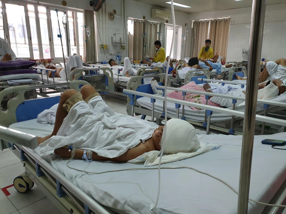 Bệnh nhân đang điều trị tại Bệnh viện Hữu nghị Việt Đức. (Ảnh: PV/Vietnam+)
