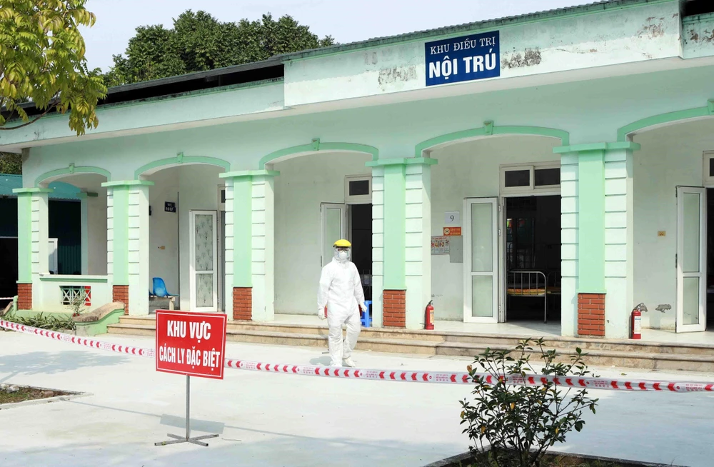 Khu cách ly đặc biệt tại Phòng khám Đa khoa khu vực Quang Hà, Vĩnh Phúc. (Ảnh: Hoàng Hùng/TTXVN)