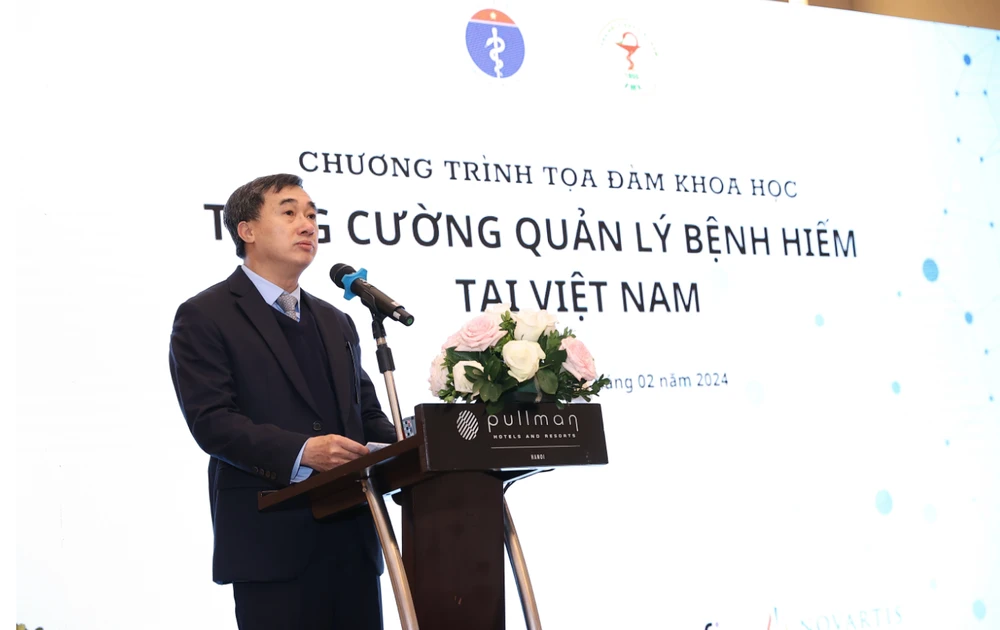 Thứ trưởng Bộ Y tế Trần Văn Thuấn phát biểu tại buổi Tọa đàm. (Ảnh: PV/Vietnam+)