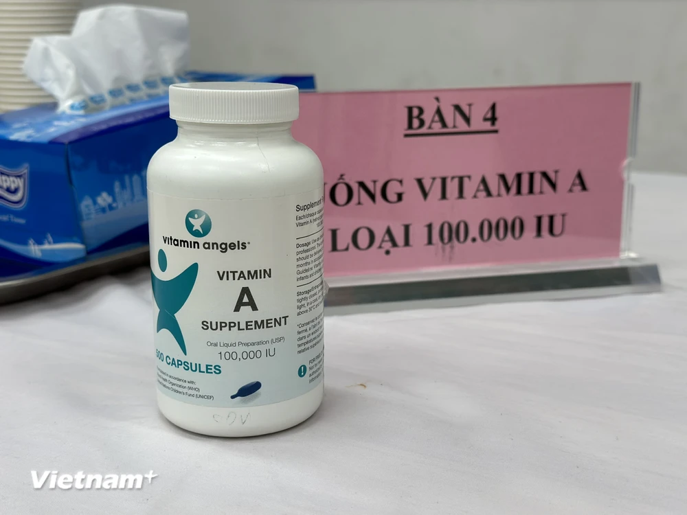 Vitamin A viên nang được dùng bổ sung thêm vi chất cho trẻ. (Ảnh: T.G/Vietnam+