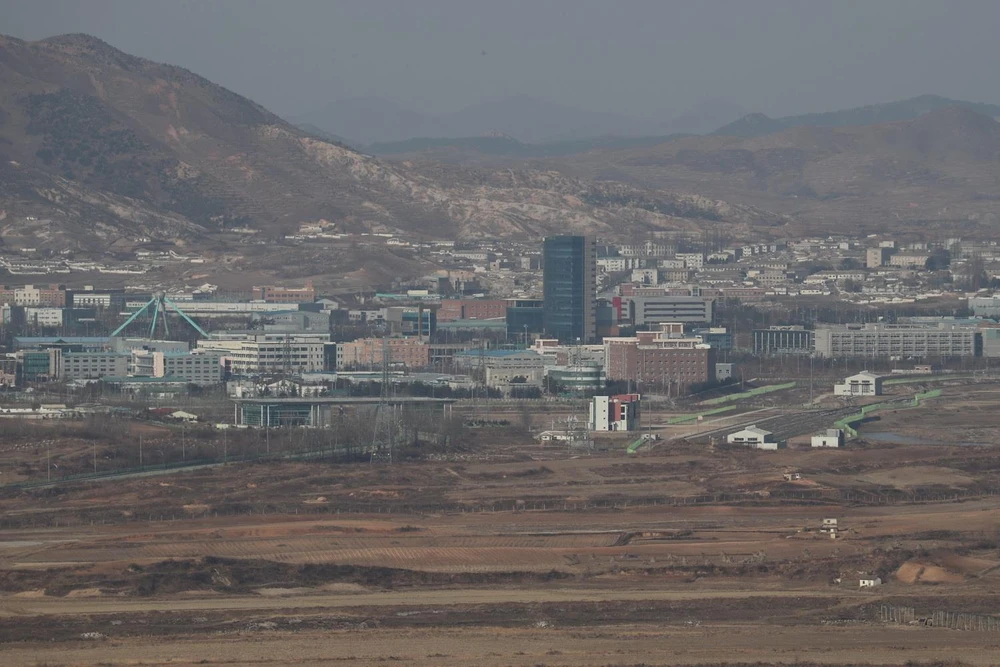 Trong ảnh: Khu công nghiệp chung Kaesong ở thị trấn biên giới Kaesong của Triều Tiên. (Nguồn: Yonhap/TTXVN)