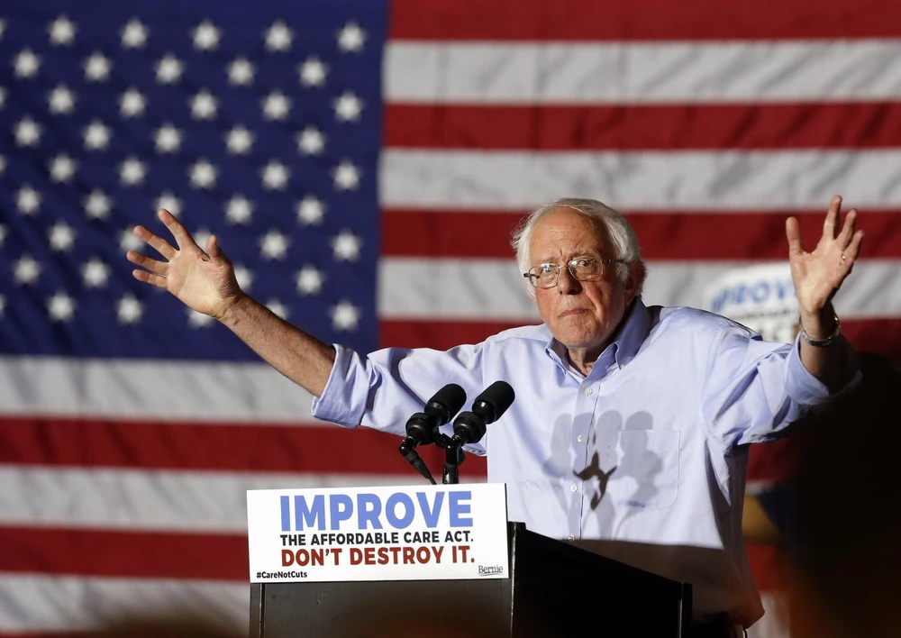 Thượng Nghị sỹ Mỹ Bernie Sanders phát biểu trước những người ủng hộ tại một sự kiện ở Covington, Kentucky. (Nguồn: AFP/TTXVN)